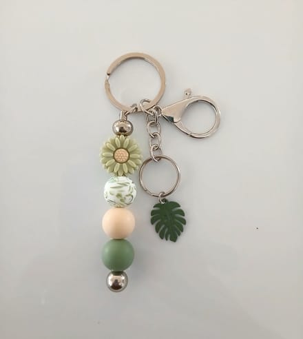 Sleutelhanger | Tashanger | groen & béige | met groen blad