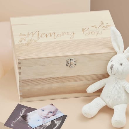 Ginger Ray - Baby in Bloom - Houten box - Baby Memory Keepsake Box