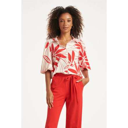 Smashed Lemon Travel blouse met rode bloemprint en korte pofmouw |