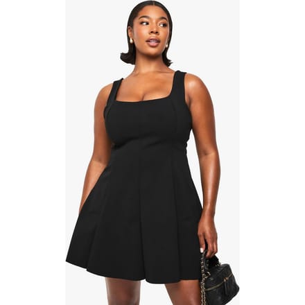 boohoo Dames Plus Double Bengaline Gestructureerde Gepaneerde Mini Skater Jurk | Black | Maat: 26