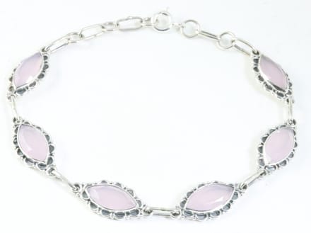 Bewerkte zilveren armband met rozenkwarts