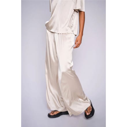 Wide leg stoffen broek met platte plooien, model 'RITA'