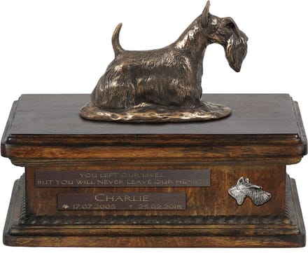 Persoonlijke urn hond voor Scottish Terrier met beeldje en houten design