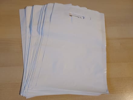 Plastic draagtas wit, DKT-tas, 22 x 33 cm, (100 stuks).