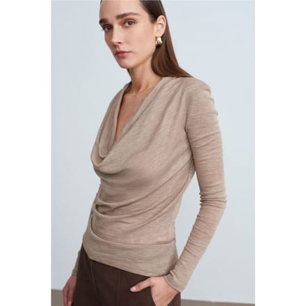 Slim-fit Wol Cowl Neck Blouse