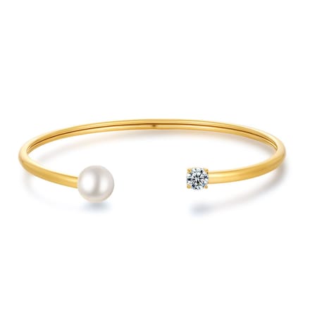 Twice As Nice Armband in goudkleurig edelstaal, bangle, parel en zirkonia 6cm