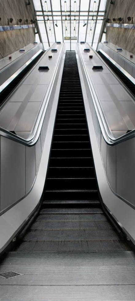 Fotobehang deurposter - Escalator - 210 x 95 cm - Multi