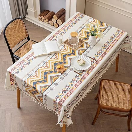 Nappe à Pompons Bohémiens Imperméable et Résistante à l'Huile Nappe Lavable Décoration Table à Thé Table à Manger 90x135cm(35x53inch) white