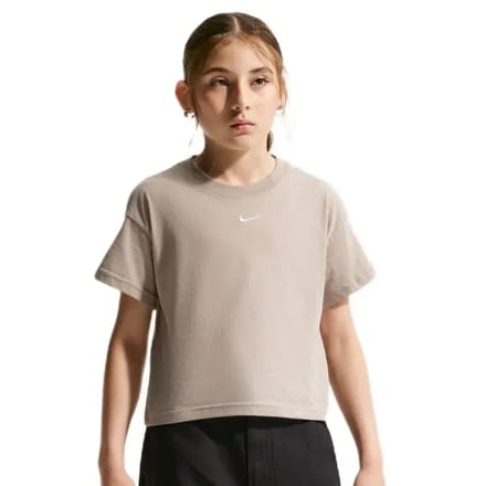 Nike sportswear boxy essential t-shirt in de kleur ecru.