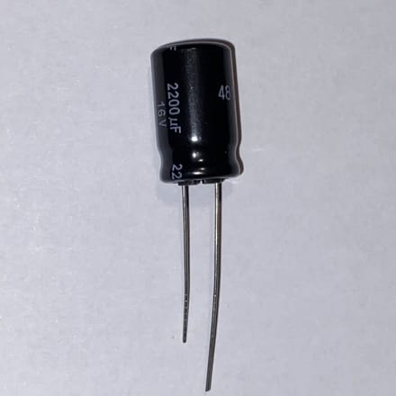 Panasonic 2200uF / 16Volt | 12.5x20mm | Levensduur 10000 uur | per stuk
