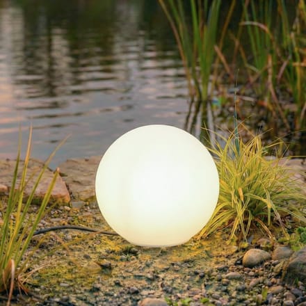 Lindby lichtbol Valyra, Ø 30 cm, IP54, grondpen