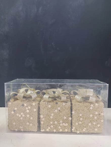 Gouden Cadeau Kersthanger Styropor 6x6 cm - 3 Stuks