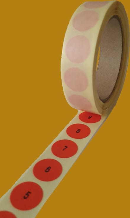 Genummerde etiketten op rol, 22 mm rond, mat rood papier / 0001 t/m 1000