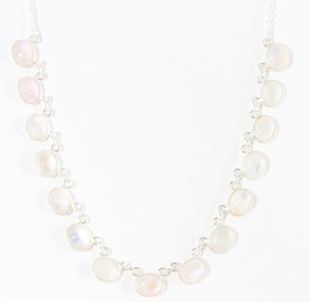 Zilveren collier met regenboog maansteen