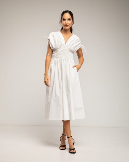 Midi-jurk met elastische taille en borst, rimpelmouwen en zakken