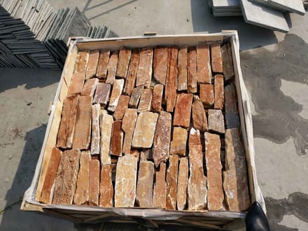 Rocks Yellow Quartzite 3-5cm - met hoekstukken - verkoop per krat 18M2