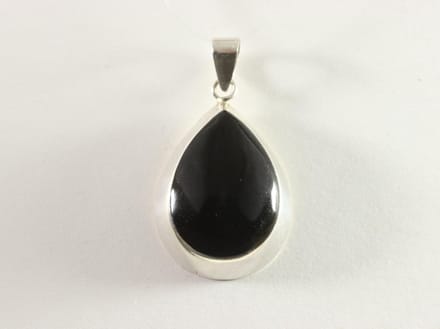 Druppelvormige zilveren hanger met onyx