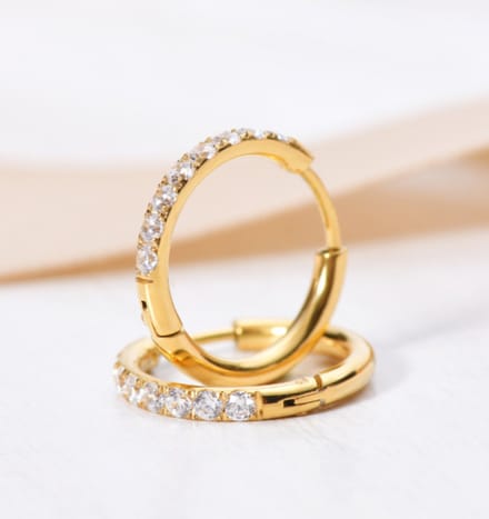 Shiny oorringen met steentjes 8mm | Stainless Steel Goud