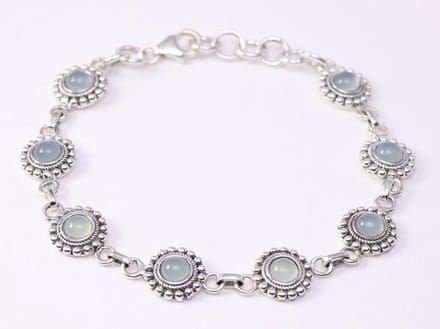 Bewerkte zilveren armband met aqua chalcedoon
