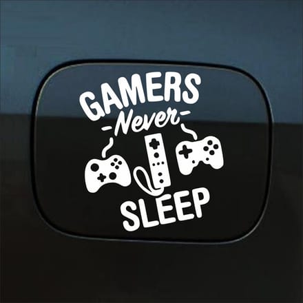 Bumpersticker - Gamers Never Sleep - 12,9 X 11,8 - Wit