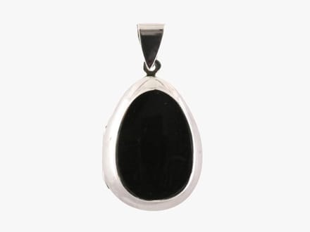 Zilveren medaillon met onyx
