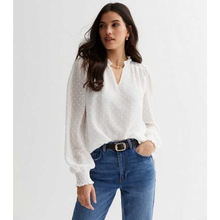 Dobby blouse van chiffon met ruches aan de hals