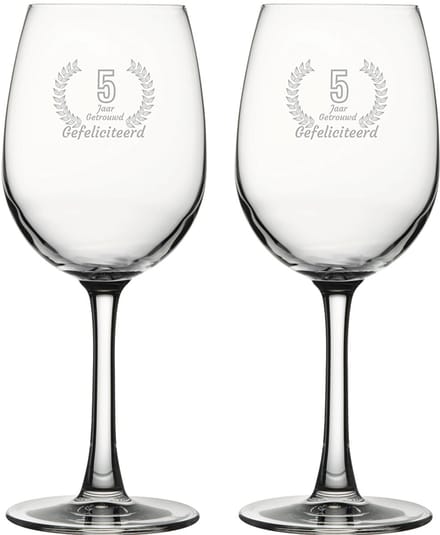 Gegraveerde set witte wijnglazen 36cl Gefeliciteerd 5 jaar getrouwd
