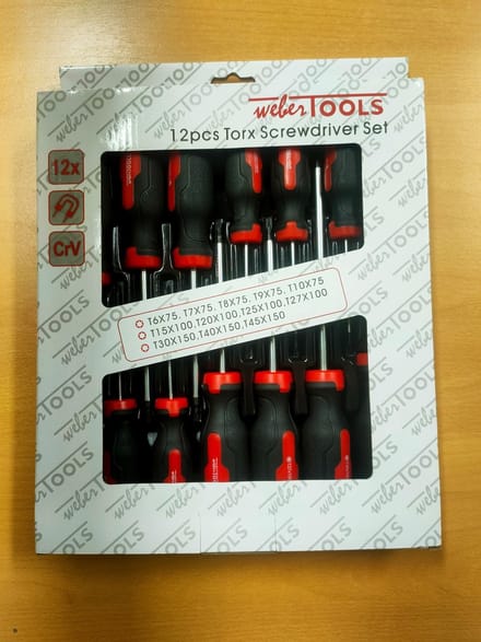 12-delig torx schroevendraaier set. De schroevendraaiers zijn voorzien van een magnetische tip.