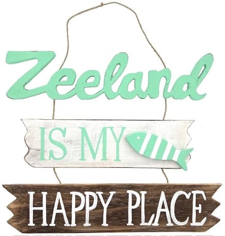 Houten hanger Tobo Zeeland Happy place