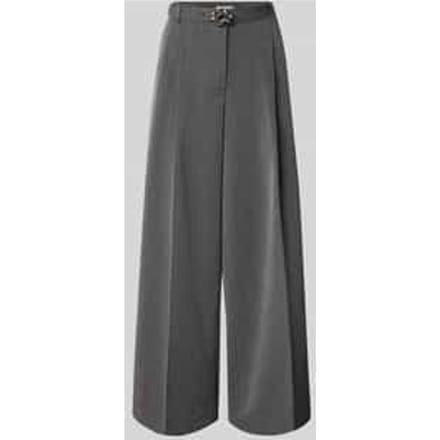 Stoffen broek met siersteentjes en persplooien