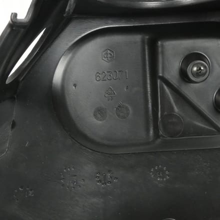 Tablier arrière pour scooter Piaggio 300 MP3 2006-14 653705000C 623071 Noir Neuf