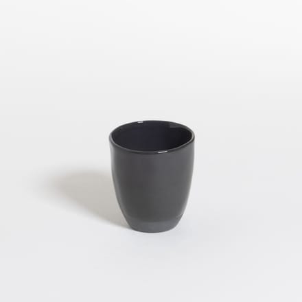 The Table Amsterdam Atelier Mok - Black Olive - 130 ml - Zwart