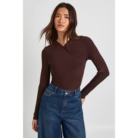 boohoo Dames Wikkel Voorkant Mat Slinky Lange Mouw Bodysuit | Chocolate | Maat: 14