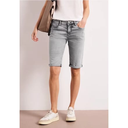 Bermuda met Slim Legs en omgeslagen detail