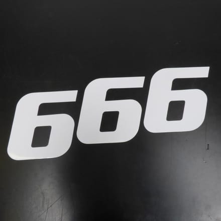 3 sticker startnummer zelfklevend cijfer 6 wit 20x25cm voor motor