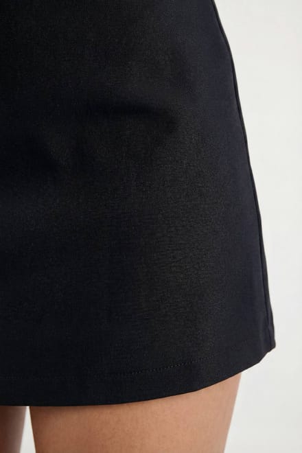 boohoo Dames Basic Geweven Mini-Skort | Black | Maat: 16