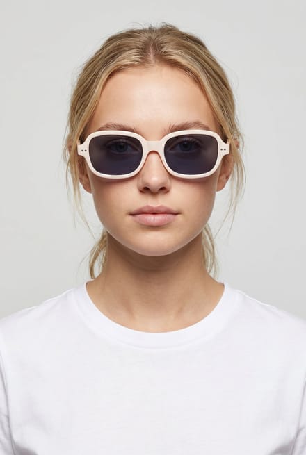 & Other Stories Keri Sunglasses White Maat: OS | Zonnebrillen Outlet | Dames | Wit