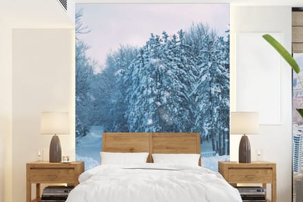 Behang - Fotobehang Bos - Sneeuw - Winter - Breedte 190 cm x hoogte 260 cm