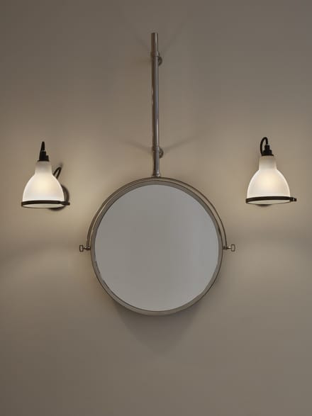 DCWéditions - LAMPE GRAS N°304 BATHROOM CL I wandlamp - polycarbonaat - frame zwart - wit