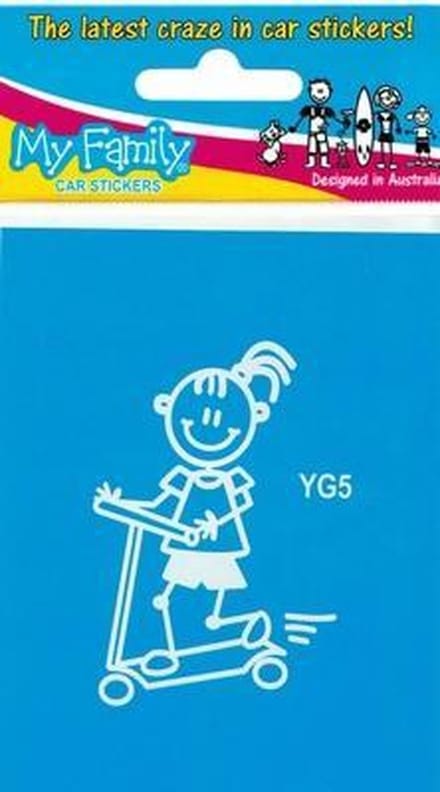 Meisje met step - autosticker - wit - 6,5 cm hoog