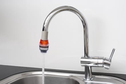 Greenure waterfilter - waterzuiveraar - kraanfilter - waterzuivering - voor op de kraan - rood