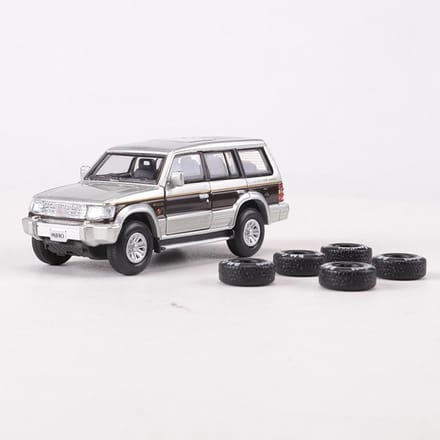 Bm 1:64 Pajero Super Exceed Legeringsmodel Auto gray
