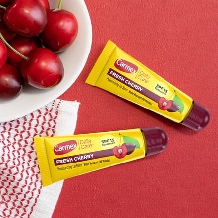 Carmex Lippenbalsem Kers - Hydraterende Lippenbalsem met Zonbescherming SPF15 - 3-pack