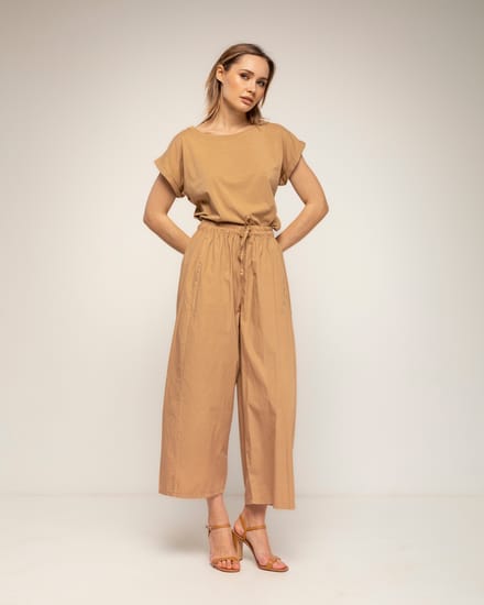 Rechte broek met zakken en elastische taille