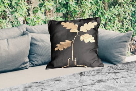 Sierkussen Buiten - Bladeren - Goud - Luxe - 60x60 cm - Weerbestendig