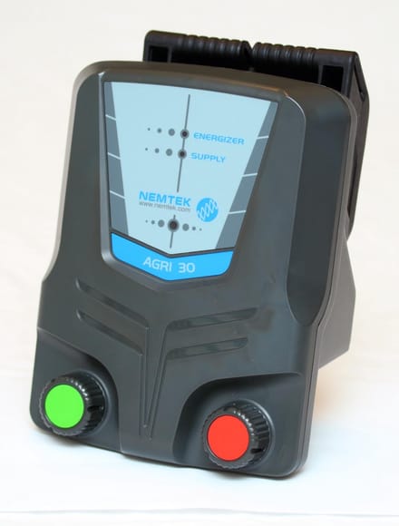 Nemtek Agri 30km- Schrikdraadapparaat Lichtnet en Accu - 3 Joule Output (incl. adapter en aansluitklemmen)