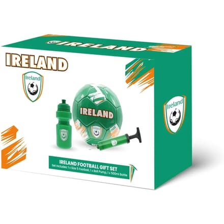 Set met bal, waterfles en handpomp Gioco International Country