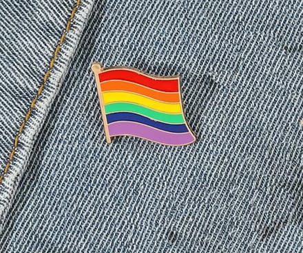 New Age Devi - Pride Broche - Regenboog - LGBTQ - Vlaggetje - Pin Speld - 1 Stuk!