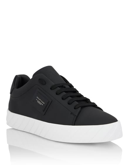 Lo-Top Sneakers Placca