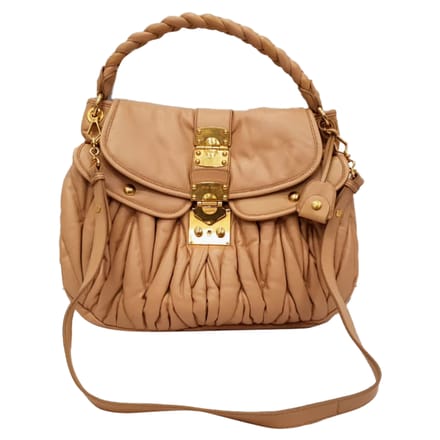 Miu Miu Matelassé Coffer Hobo Tas in Beige Leer
